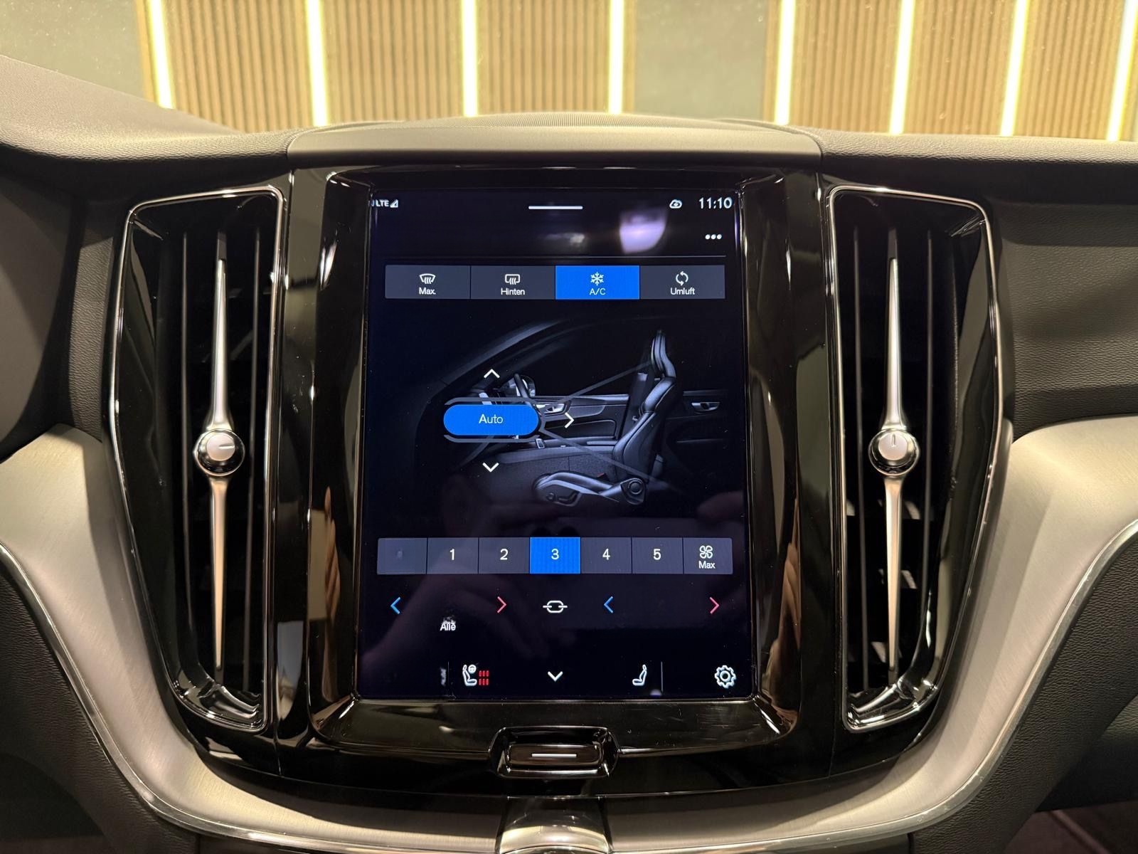 Volvo XC 60 Core 2WD*LED*NAVI*RFK* foto 21