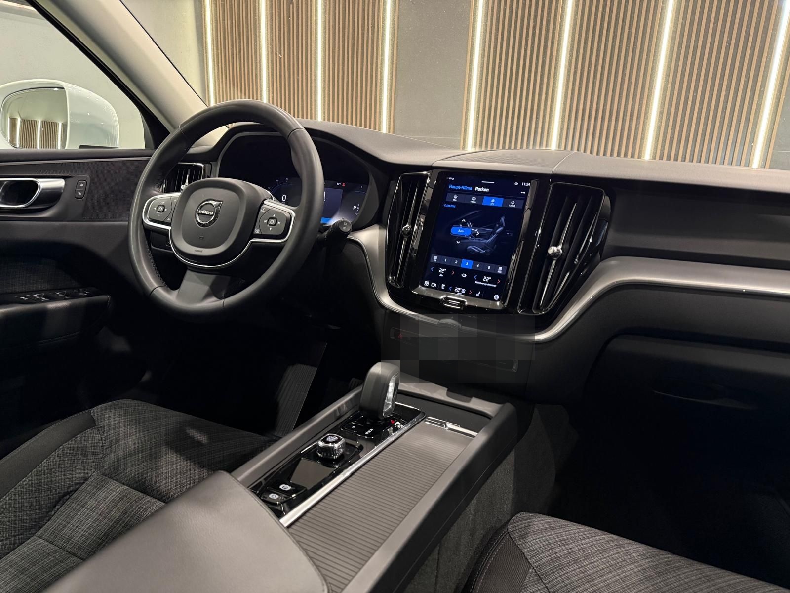 Volvo XC 60 Core 2WD*LED*NAVI*RFK* foto 22