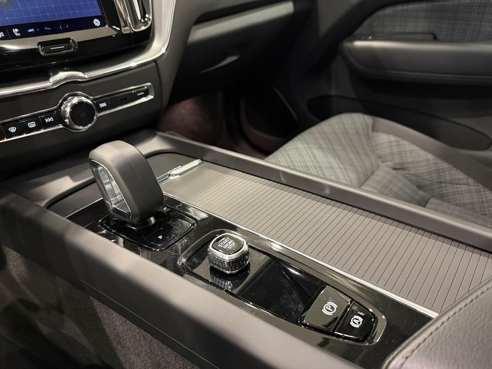 Volvo XC 60 Core 2WD*LED*NAVI*RFK* foto 23