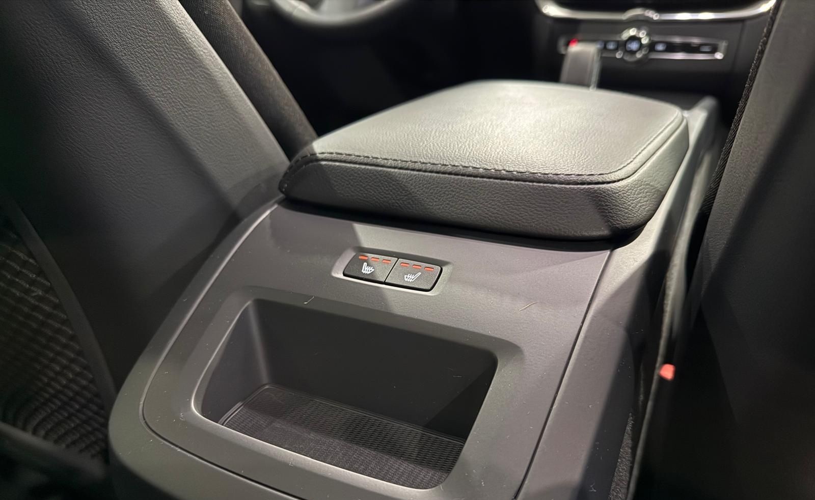 Volvo XC 60 Core 2WD*LED*NAVI*RFK* foto 24