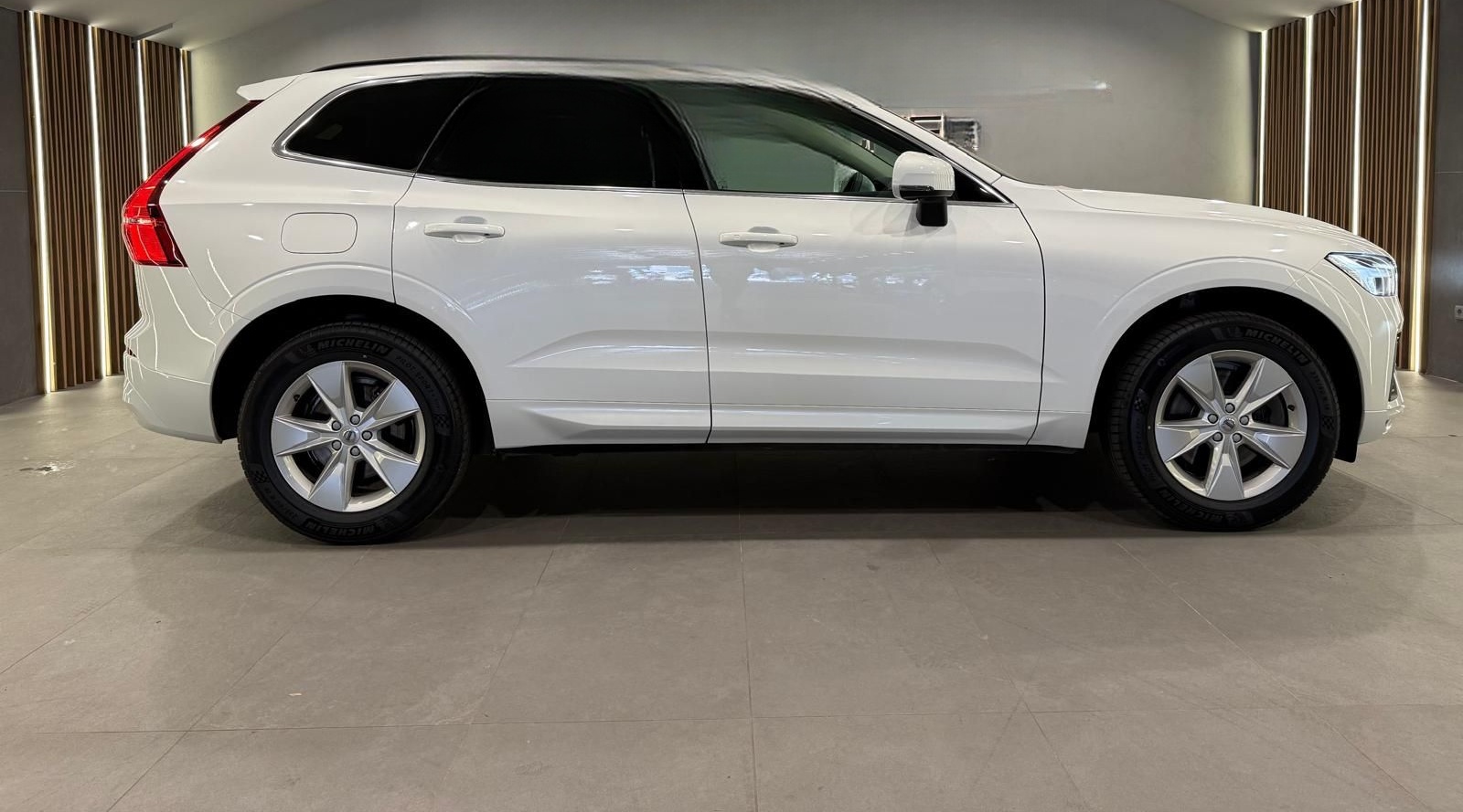 Volvo XC 60 Core 2WD*LED*NAVI*RFK* foto 8