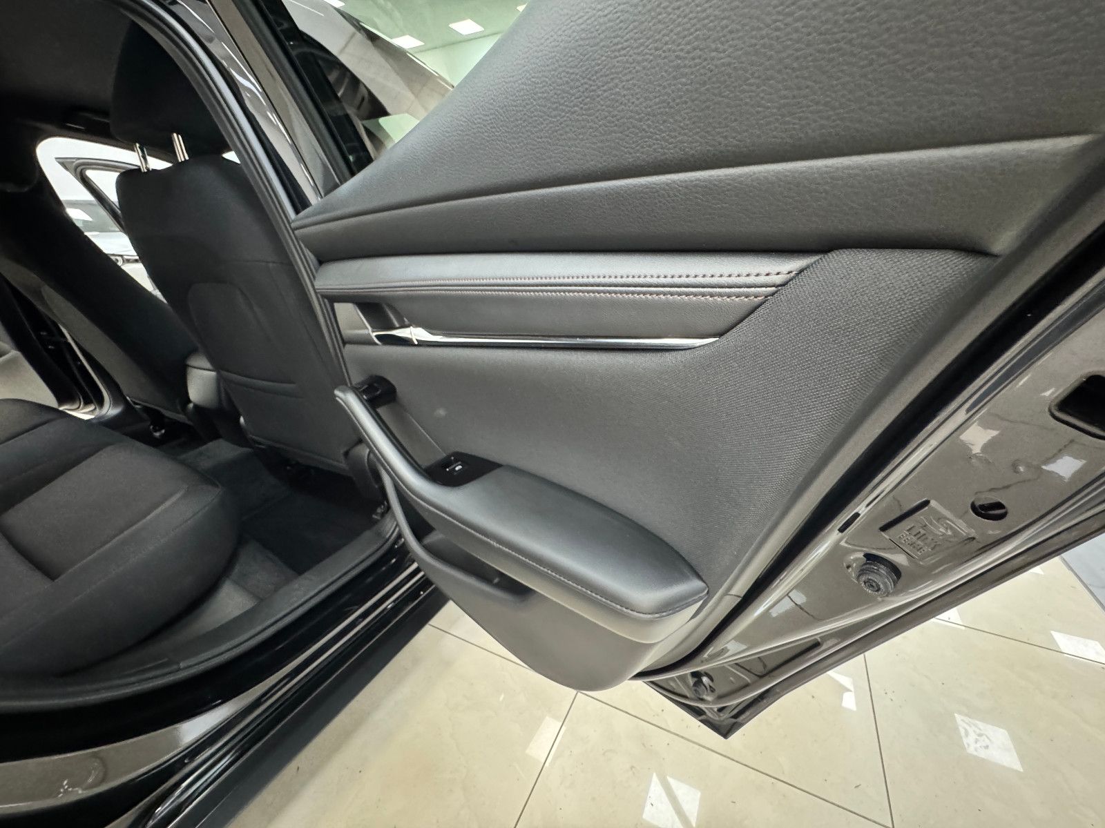 Mazda 3 5HB Exclusive-L. 140ps 6AT *Matrix*360°*QI*LHZ foto 24