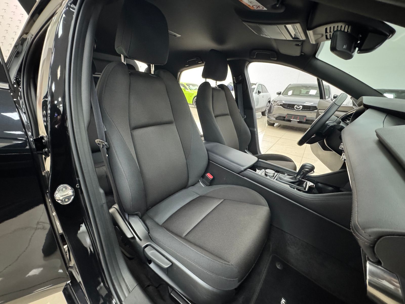 Mazda 3 5HB Exclusive-L. 140ps 6AT *Matrix*360°*QI*LHZ foto 9
