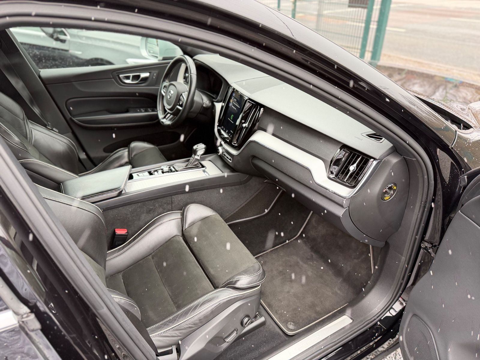 Volvo XC 60 R Design AWD+LED+NAVI+LEDER+STAND.H+ foto 16