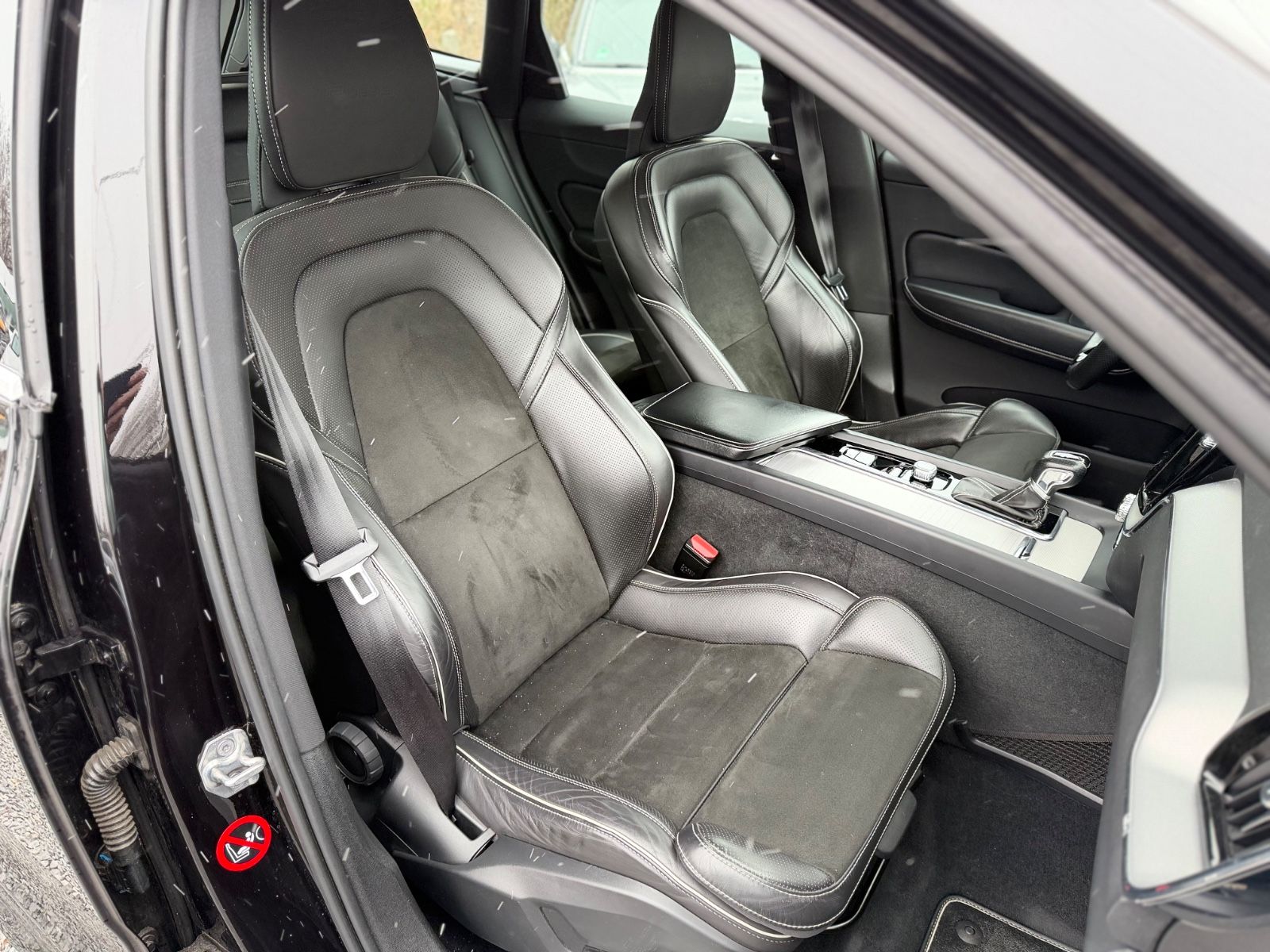 Volvo XC 60 R Design AWD+LED+NAVI+LEDER+STAND.H+ foto 17