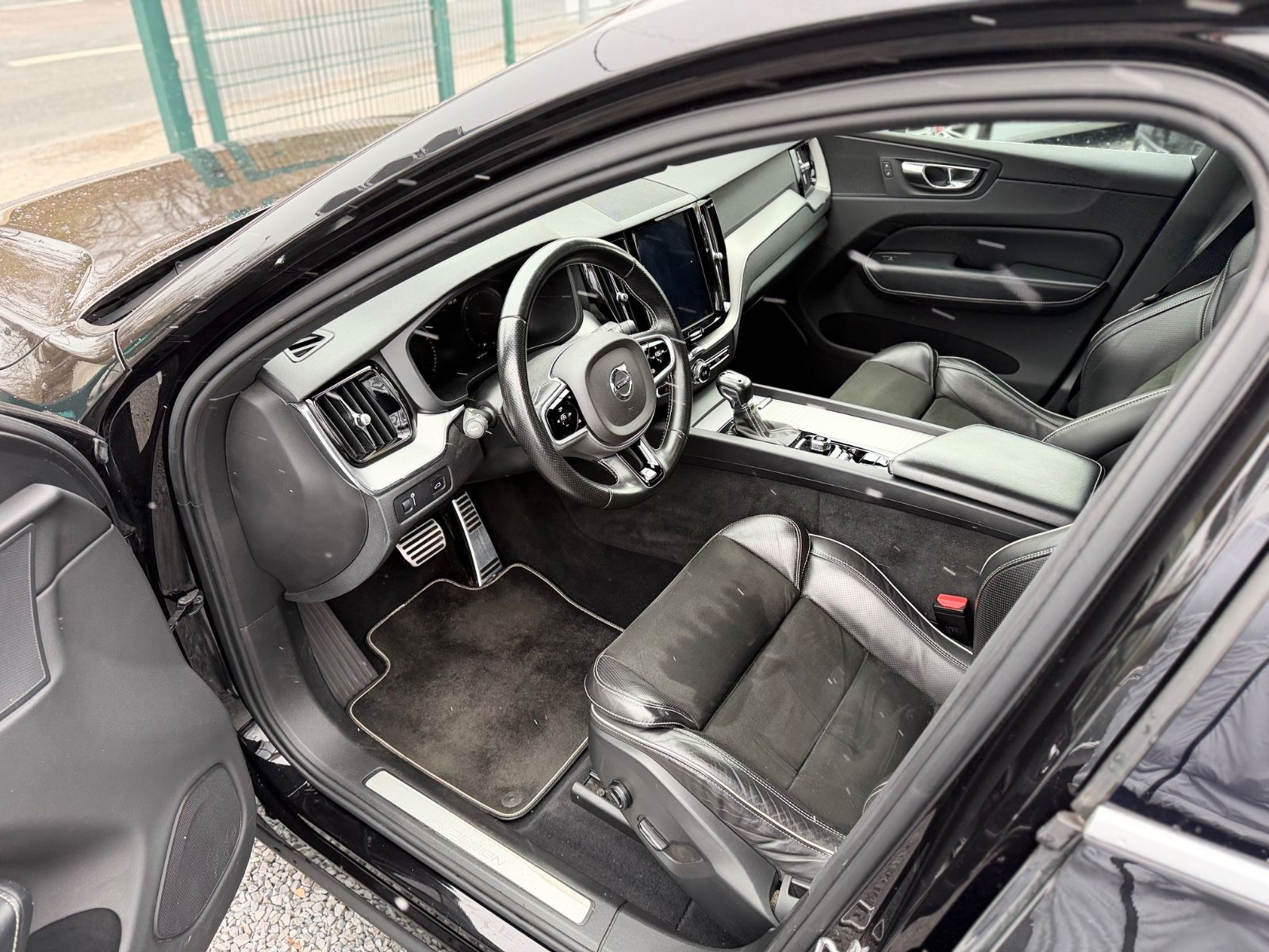 Volvo XC 60 R Design AWD+LED+NAVI+LEDER+STAND.H+ foto 9