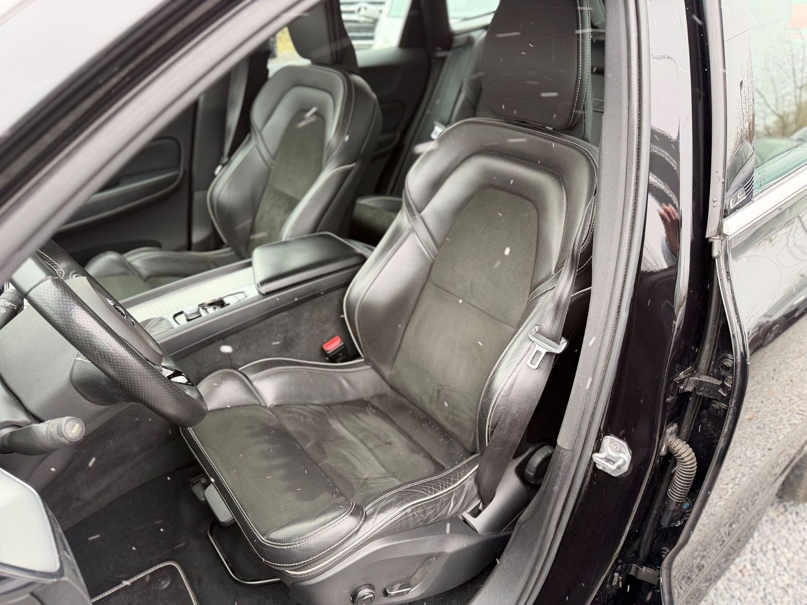 Volvo XC 60 R Design AWD+LED+NAVI+LEDER+STAND.H+ foto 10