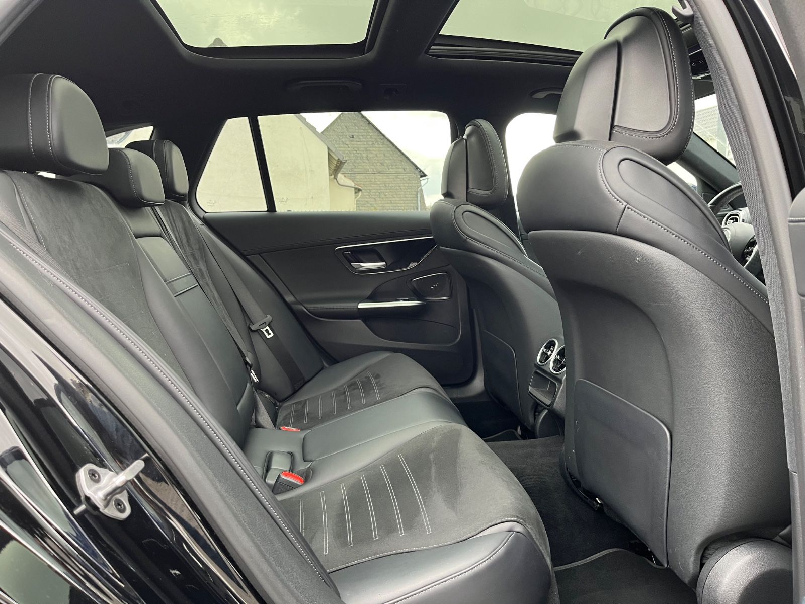 Mercedes-Benz C 300 d AMG-Line Night*AHK*PANO*CARBON*LED*LEDER foto 10