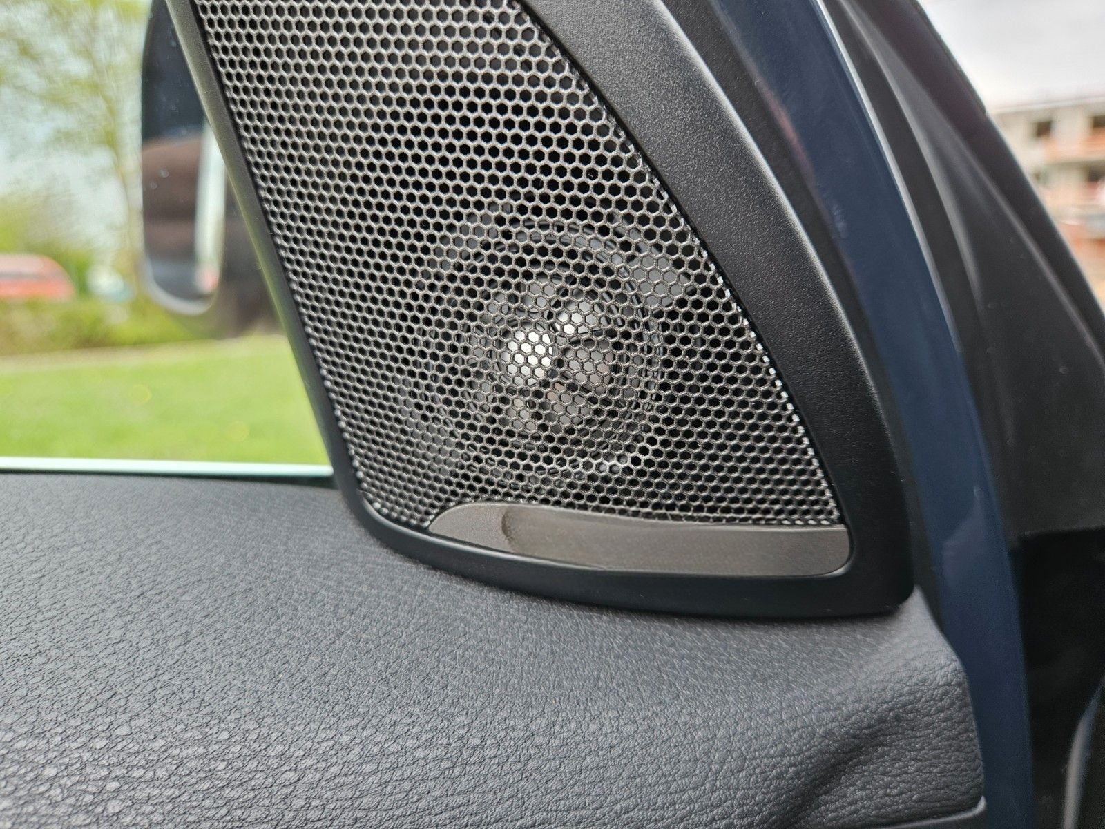 BMW X1 xDrive 25 d xLine NP 64 AHK Pano HUD ACC Keyl foto 13