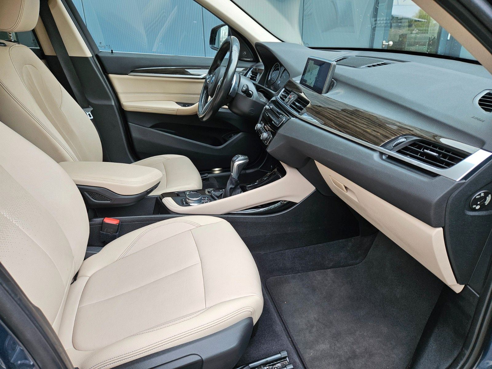 BMW X1 xDrive 25 d xLine NP 64 AHK Pano HUD ACC Keyl foto 6