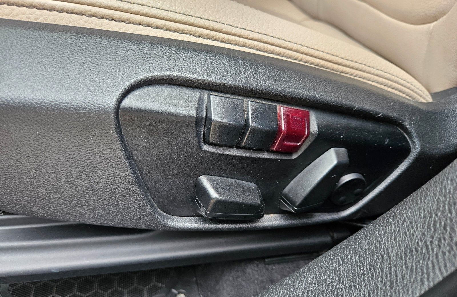 BMW X1 xDrive 25 d xLine NP 64 AHK Pano HUD ACC Keyl foto 9