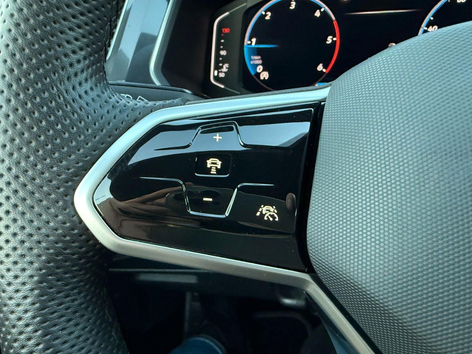 Volkswagen Tiguan Allspace R-Line 4Motion | 7 Sitze foto 17