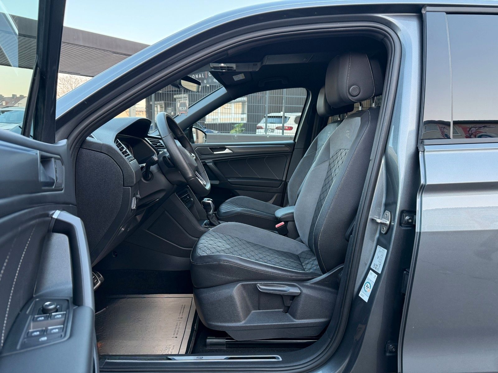 Volkswagen Tiguan Allspace R-Line 4Motion | 7 Sitze foto 10