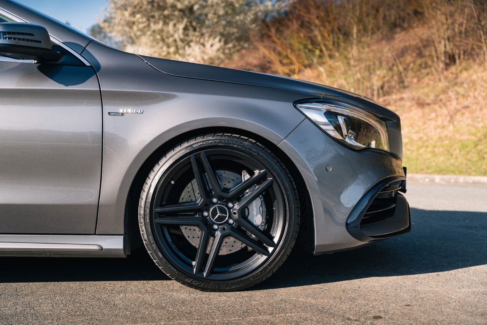 Mercedes-Benz CLA 45 AMG Shooting Brake foto 15