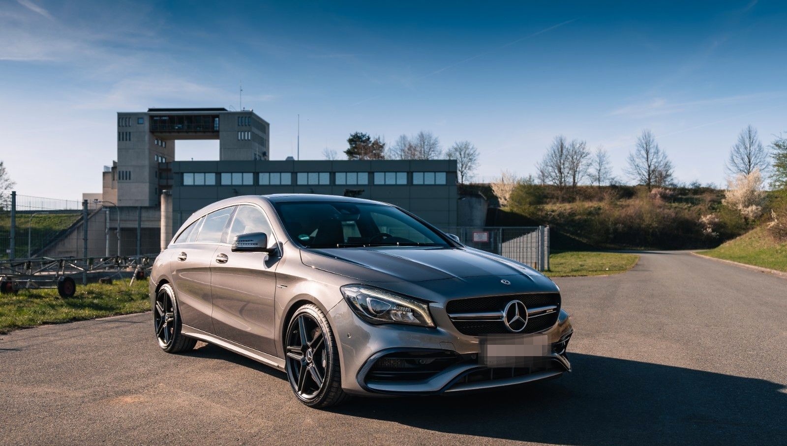 Mercedes-Benz CLA 45 AMG Shooting Brake foto 3