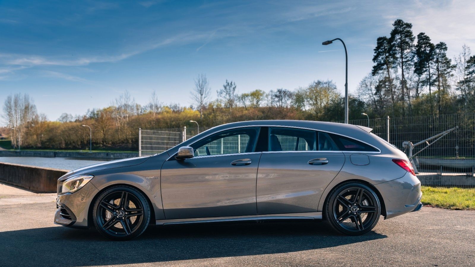 Mercedes-Benz CLA 45 AMG Shooting Brake foto 5