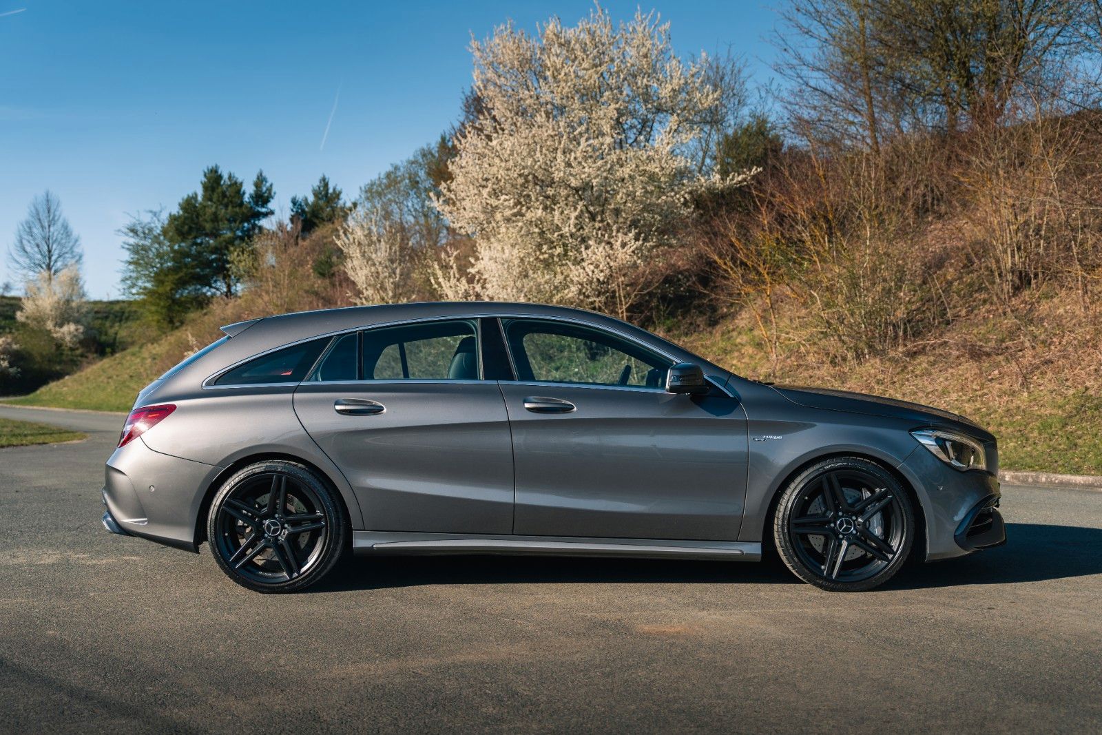 Mercedes-Benz CLA 45 AMG Shooting Brake foto 6