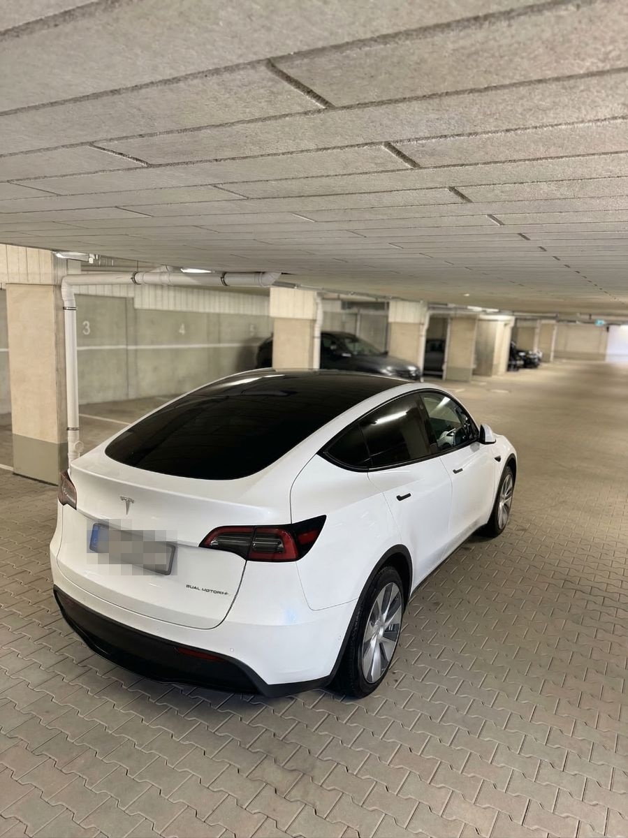 Tesla Model Y Long Range Dual Motor AWD Long Range foto 4
