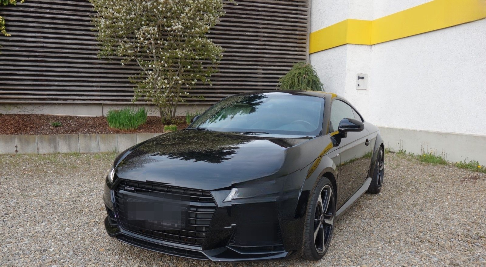 Audi TT Coupe 2.0 TFSI quattro foto 2