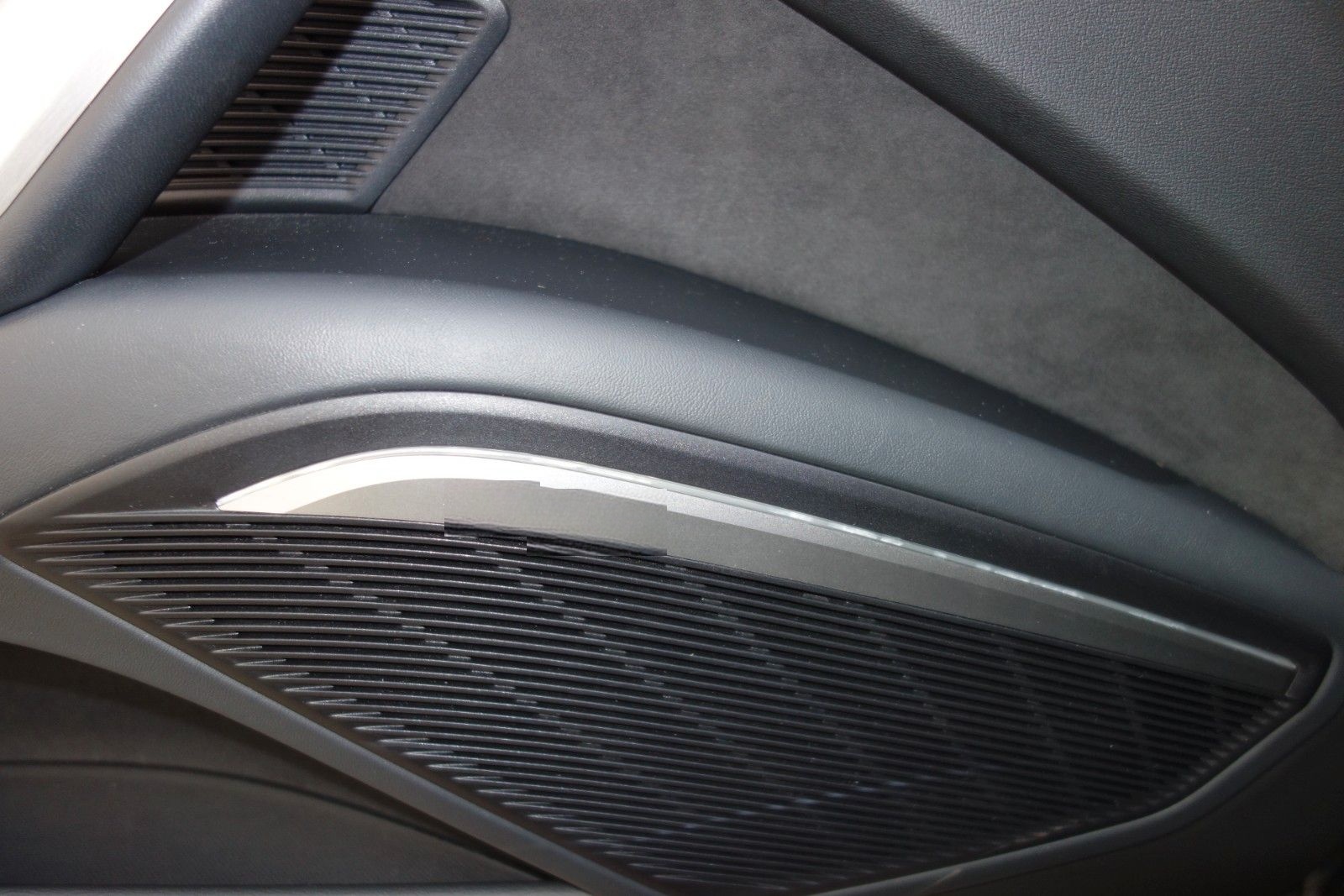 Audi TT Coupe 2.0 TFSI quattro foto 14