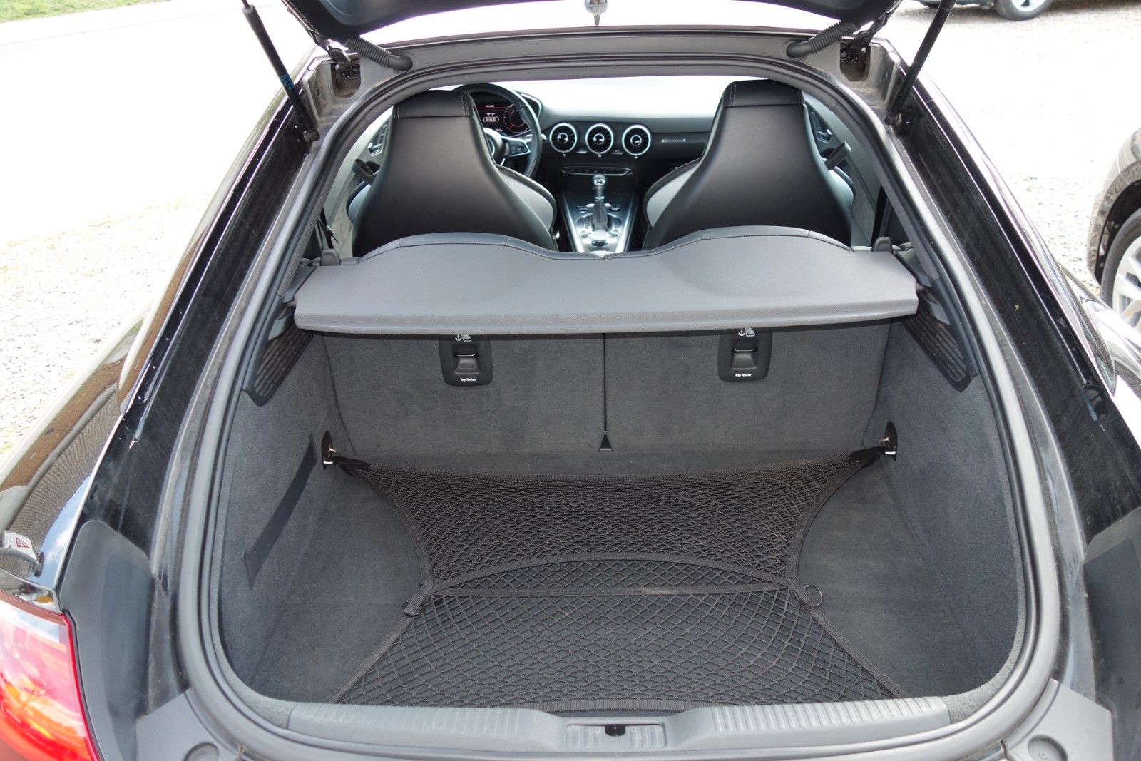 Audi TT Coupe 2.0 TFSI quattro foto 17