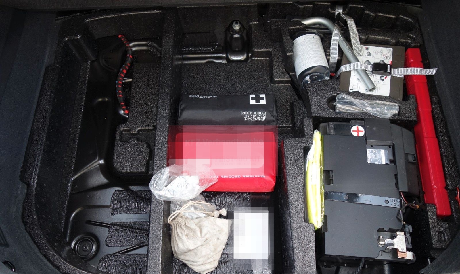 Audi TT Coupe 2.0 TFSI quattro foto 18