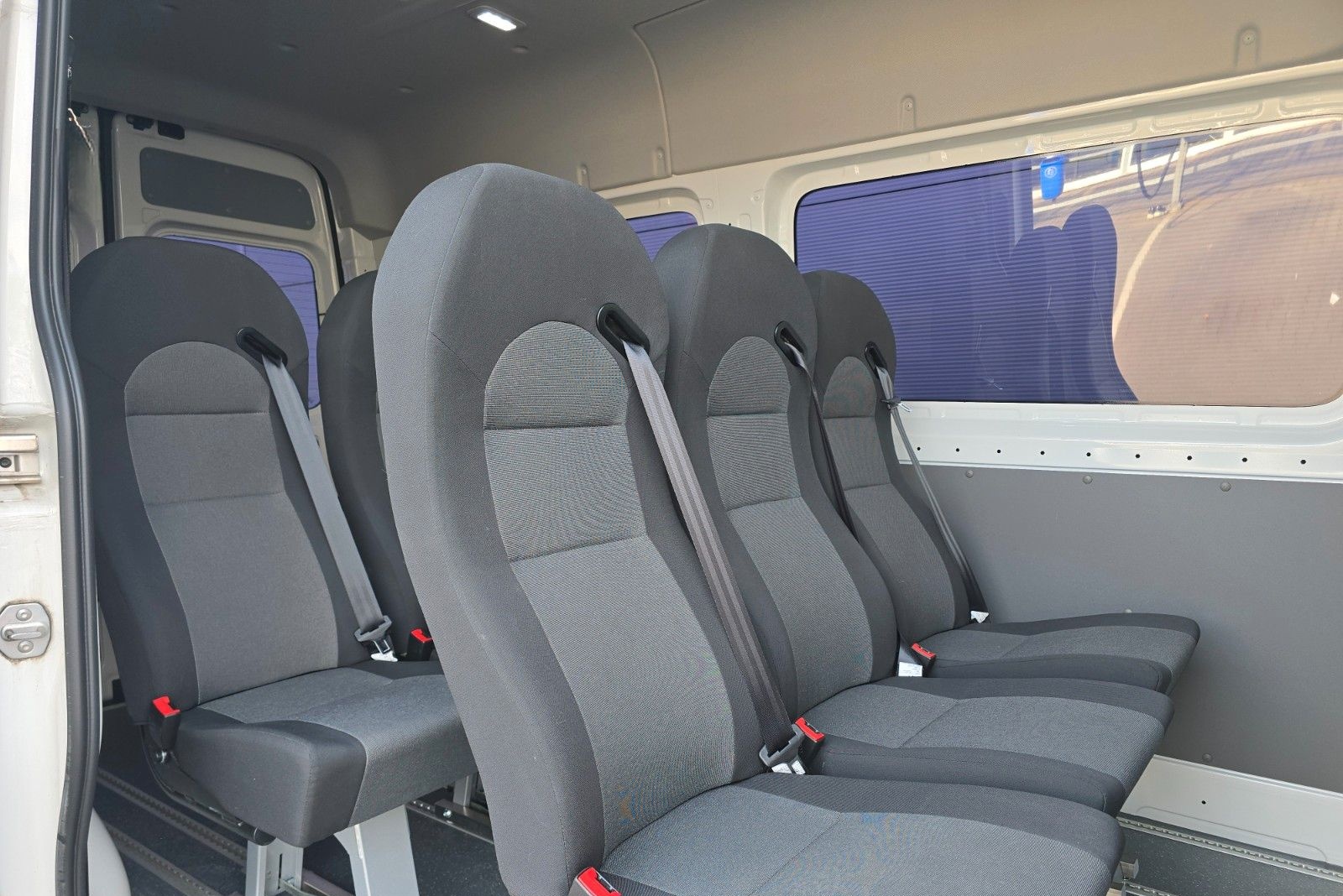 Volkswagen Crafter Kasten 35 Mittellang Hochdach (9-Sitze) foto 13