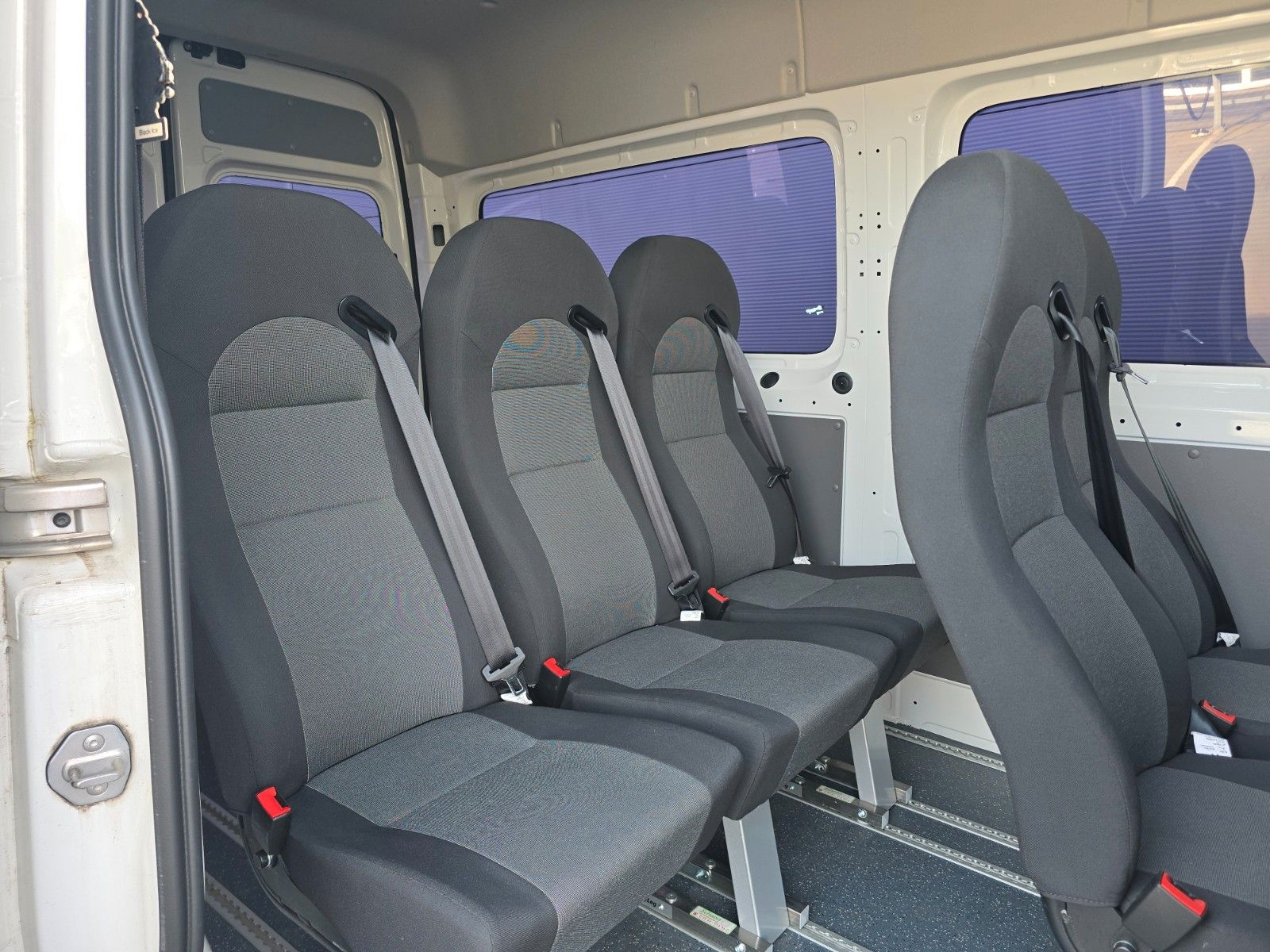 Volkswagen Crafter Kasten 35 Mittellang Hochdach (9-Sitze) foto 14