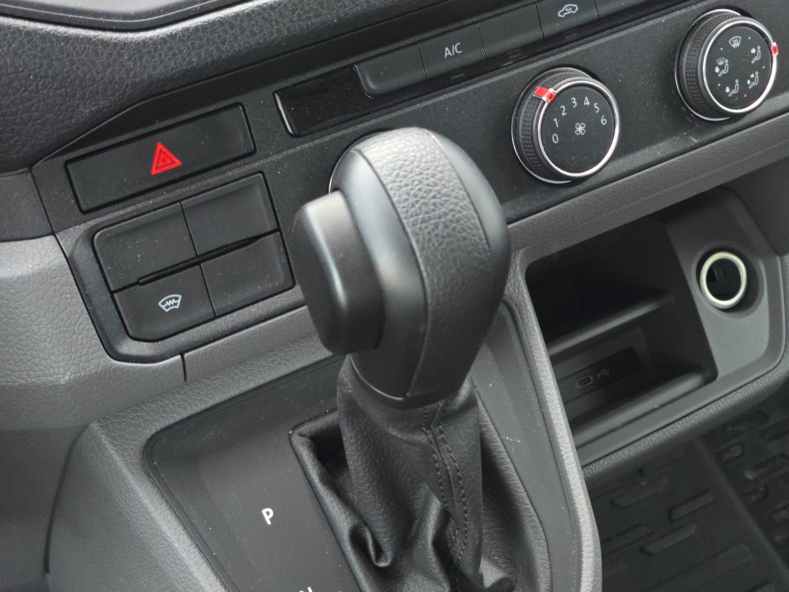 Volkswagen Crafter Kasten 35 Mittellang Hochdach (9-Sitze) foto 23