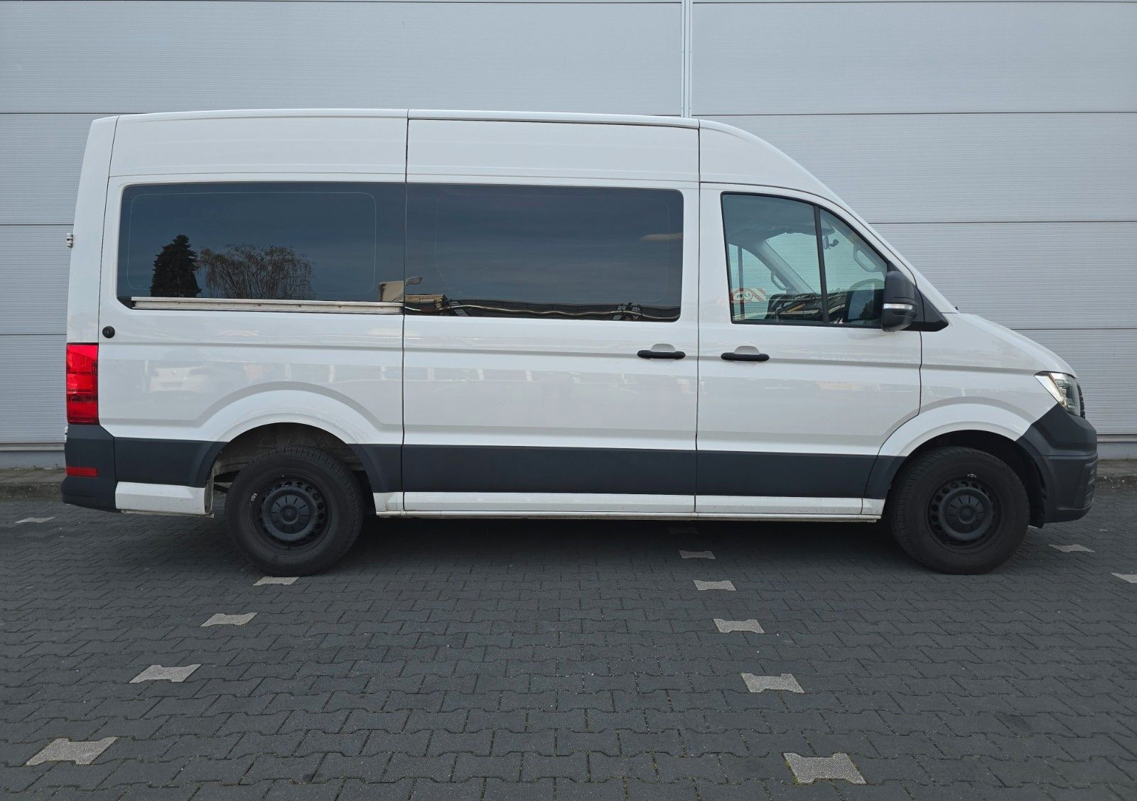 Volkswagen Crafter Kasten 35 Mittellang Hochdach (9-Sitze) foto 9