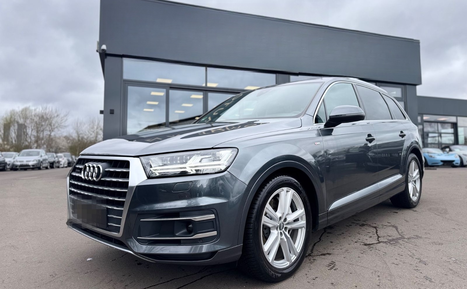 Audi Q7 3.0 TDI QUATTRO*S-LINE SPORT+*7.SITZER*MATRIX