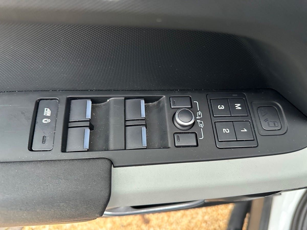 Land Rover Defender 110 D300 HSE foto 19