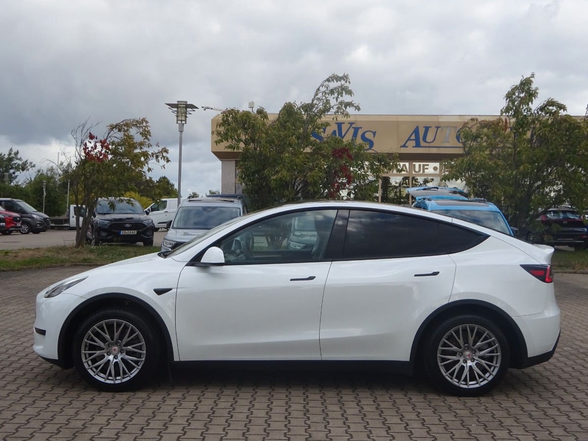 Tesla Model Y Long Range RWD Panorama Navi foto 3