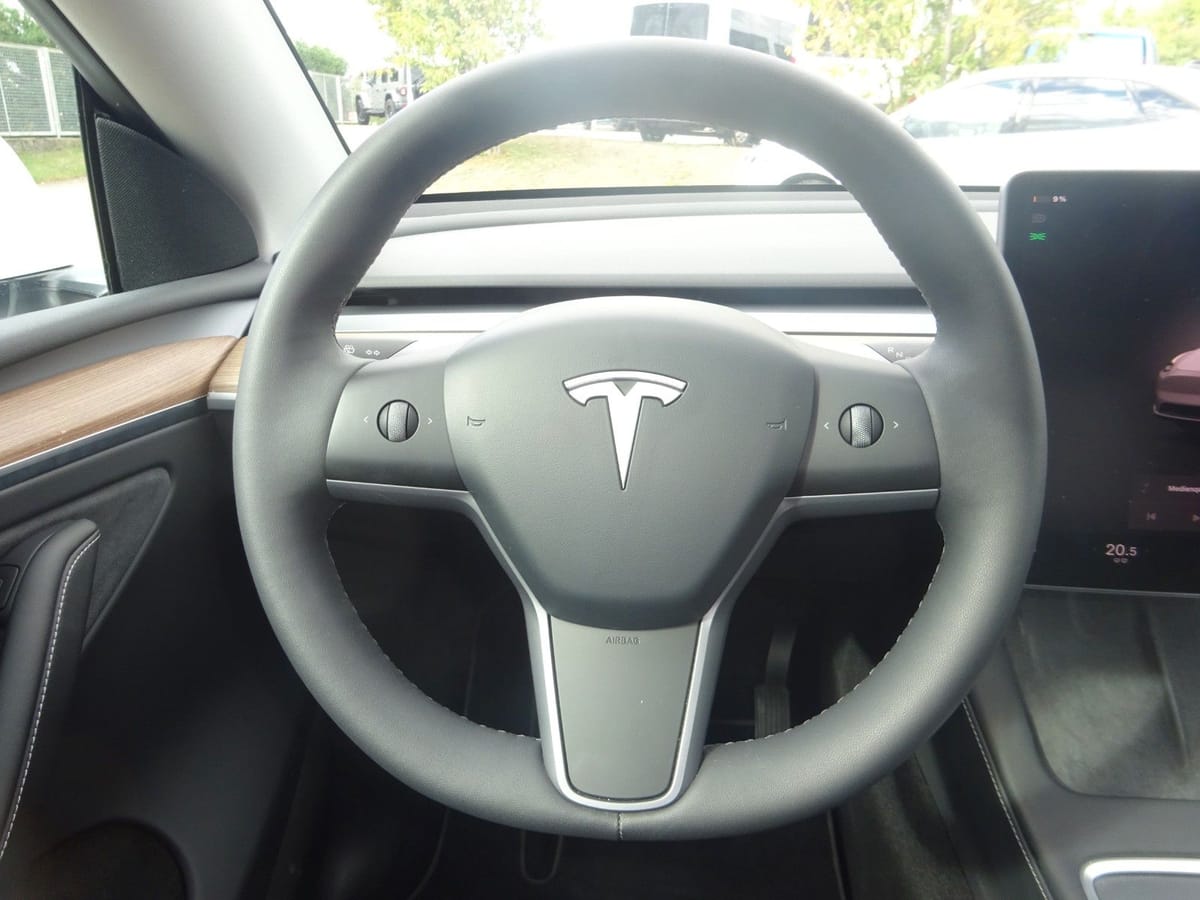 Tesla Model Y Long Range RWD Panorama Navi foto 23