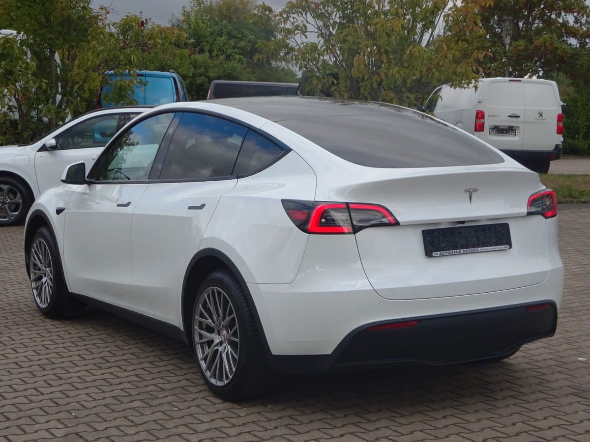 Tesla Model Y Long Range RWD Panorama Navi foto 4
