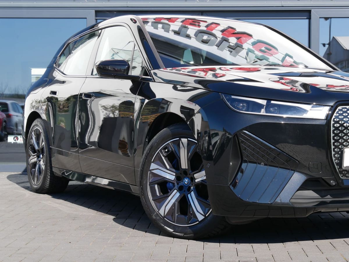 BMW iX xDrive40 1. HAND HEAD UP foto 4