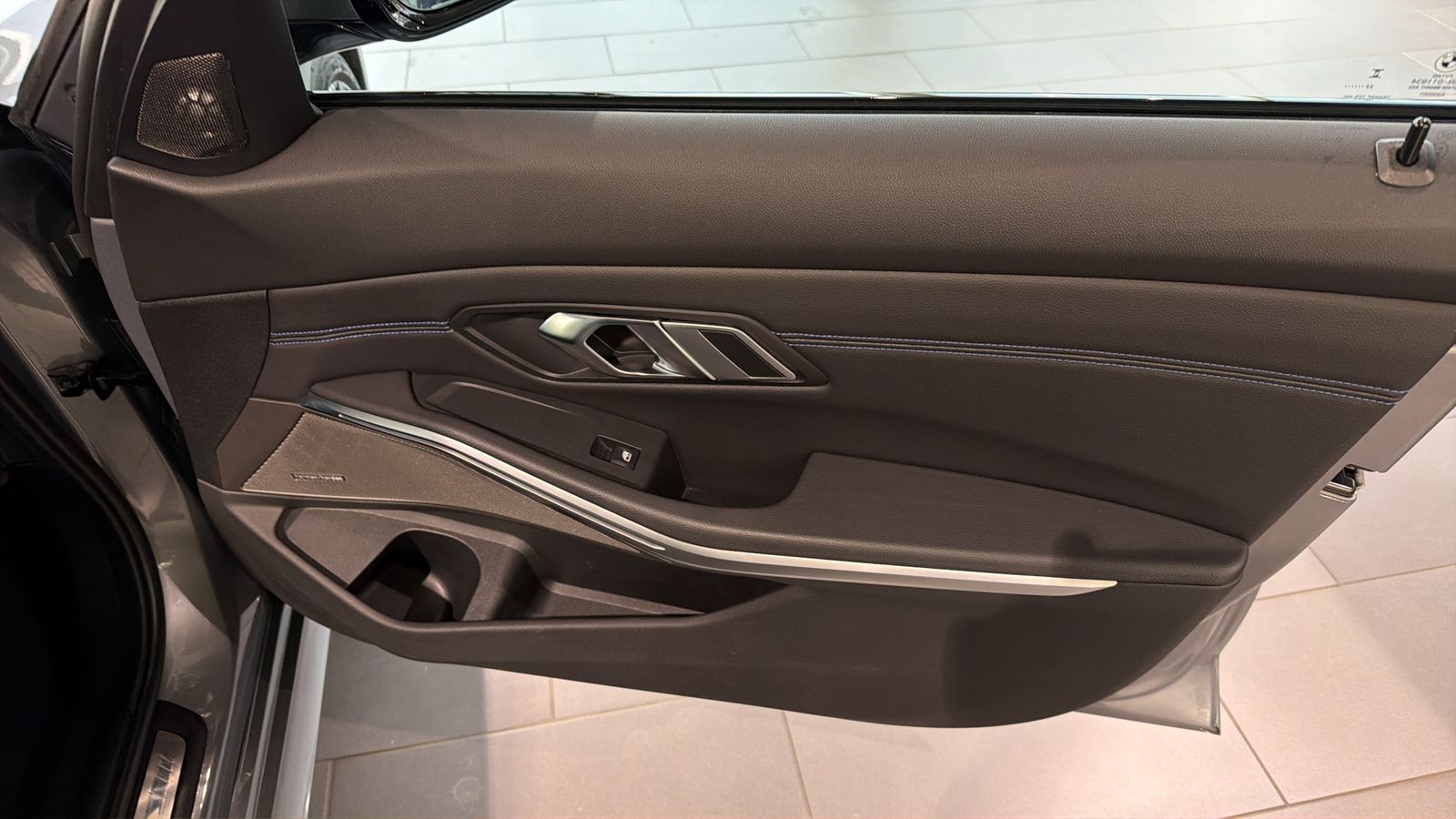 BMW 330i xDrive Touring SHZ DAB foto 15