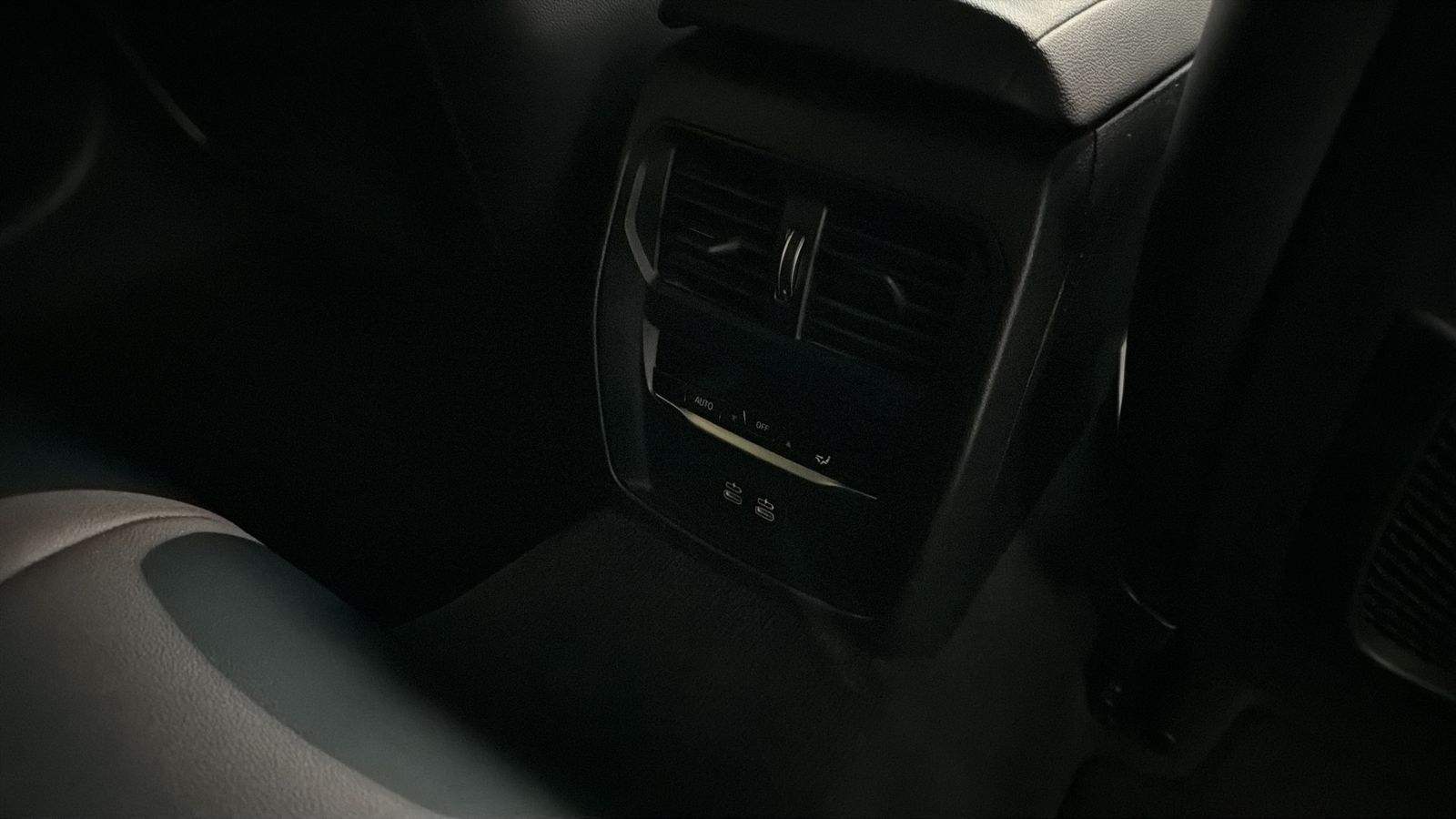 BMW 330i xDrive Touring SHZ DAB foto 18