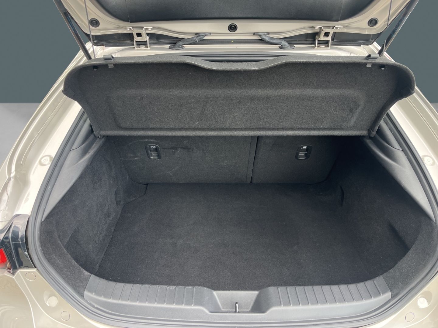 Mazda 3 Selection DES-P PRE-P  HUD Navi Soundsystem Bo foto 18