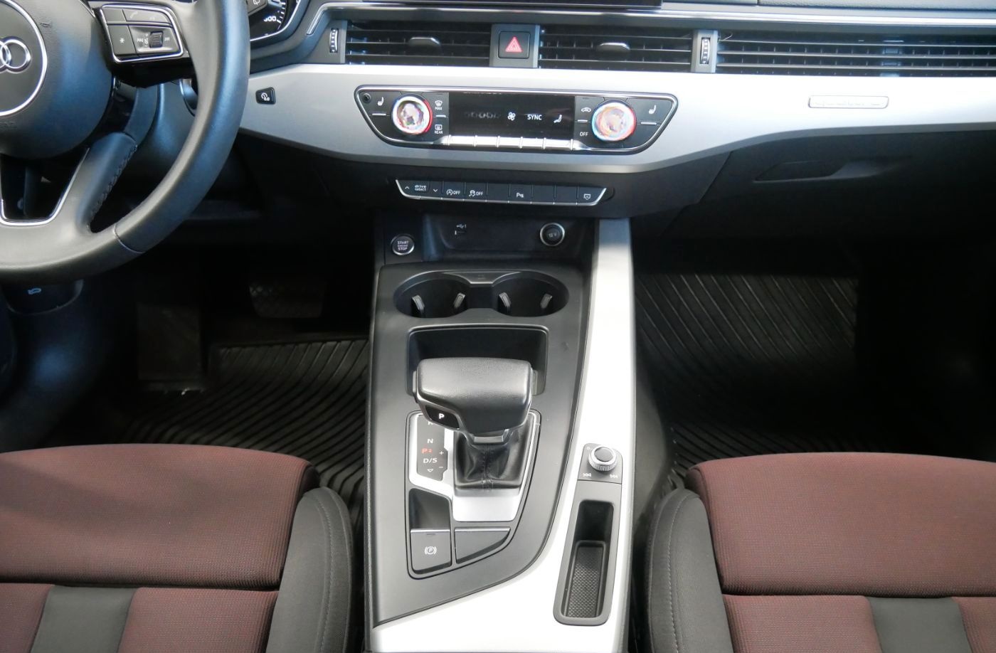 Audi A4 Avant 45 TFSI quattro S tro. S line LED AHK N foto 12