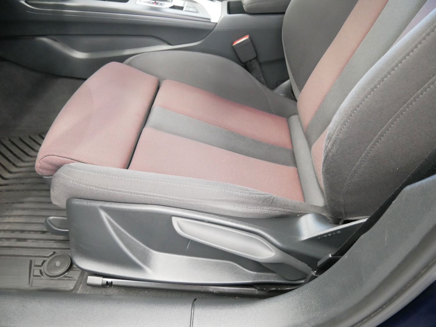 Audi A4 Avant 45 TFSI quattro S tro. S line LED AHK N foto 17