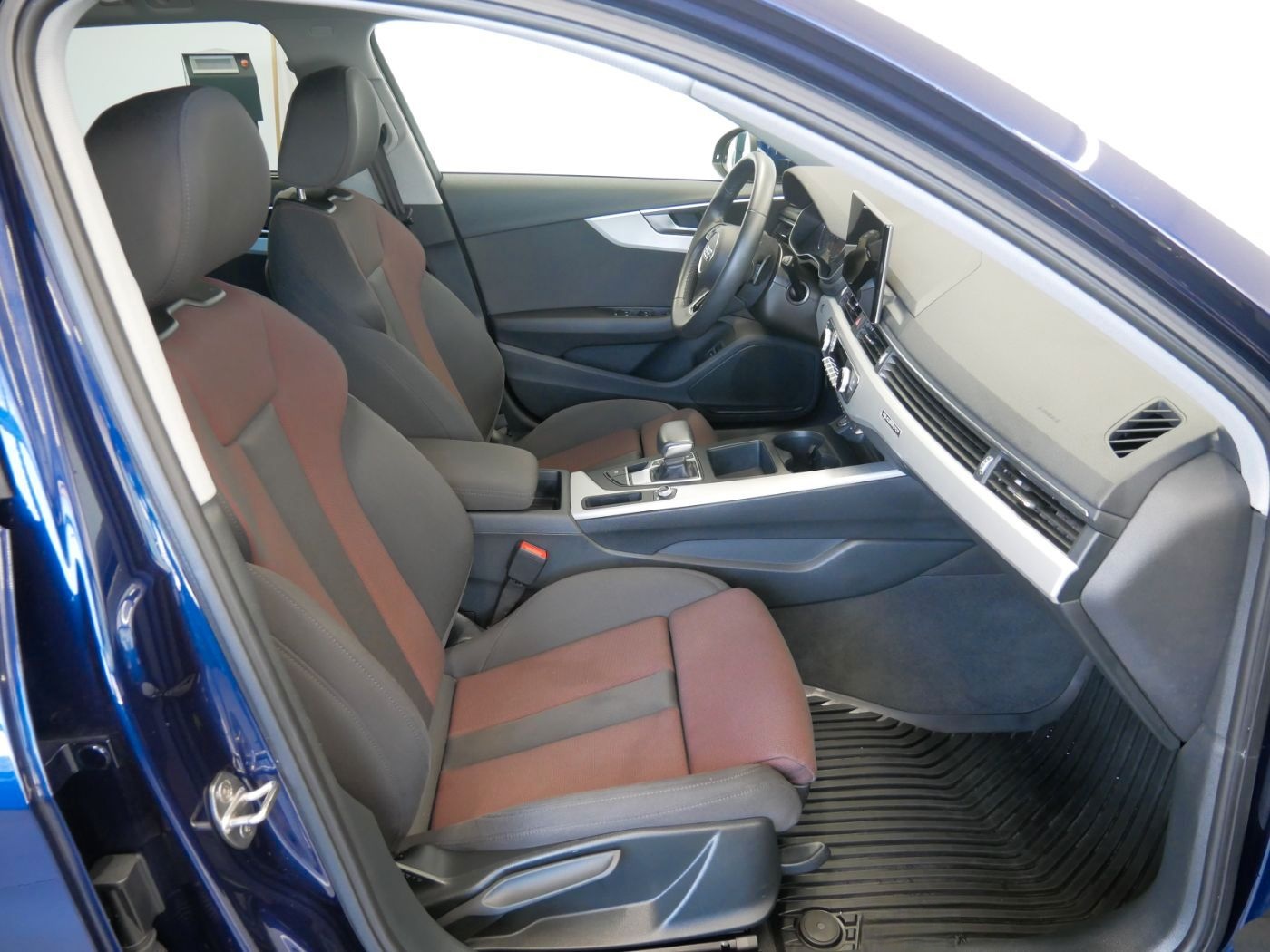 Audi A4 Avant 45 TFSI quattro S tro. S line LED AHK N foto 9