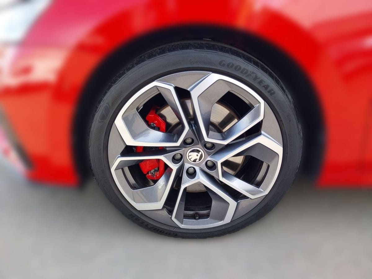 Skoda Octavia Lim. RS AHK DCC NAVI HUD ACC KAMERA KES foto 5