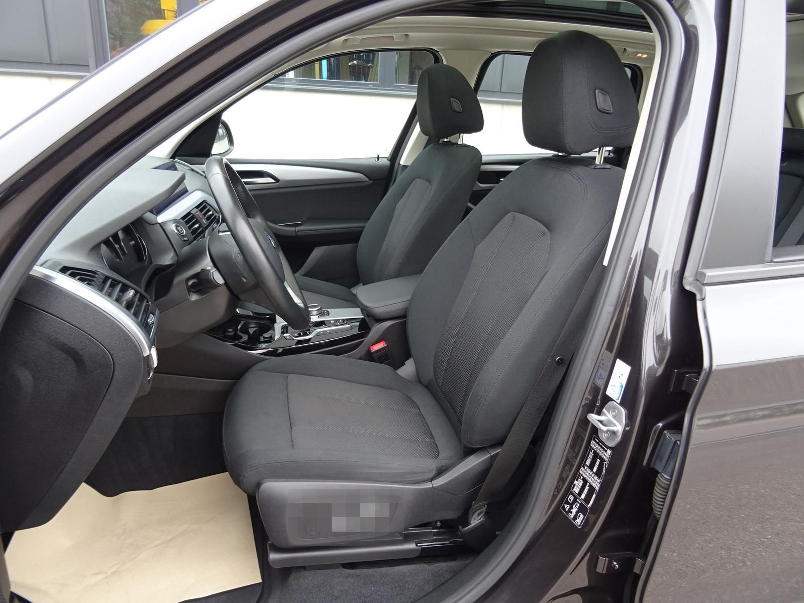 BMW X3 xDrive20d Advantage/18"/SHZ/LED/Pano/Navi/AHK foto 5