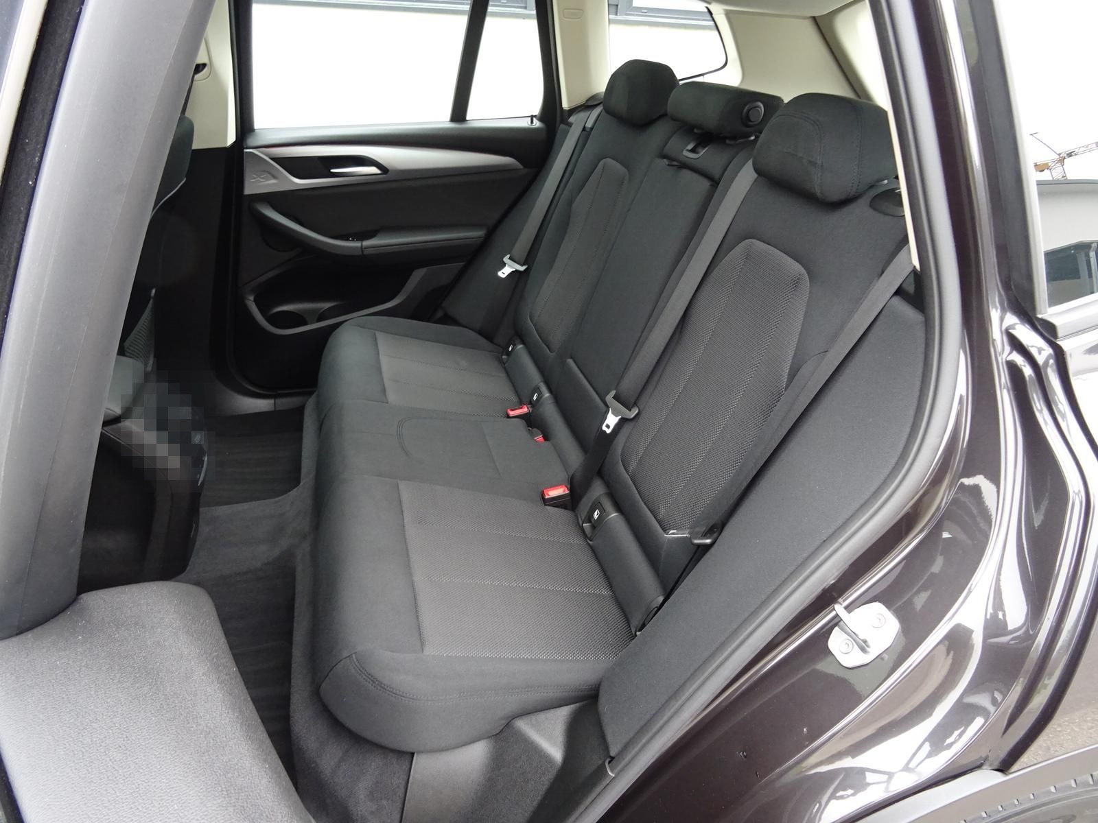 BMW X3 xDrive20d Advantage/18"/SHZ/LED/Pano/Navi/AHK foto 6