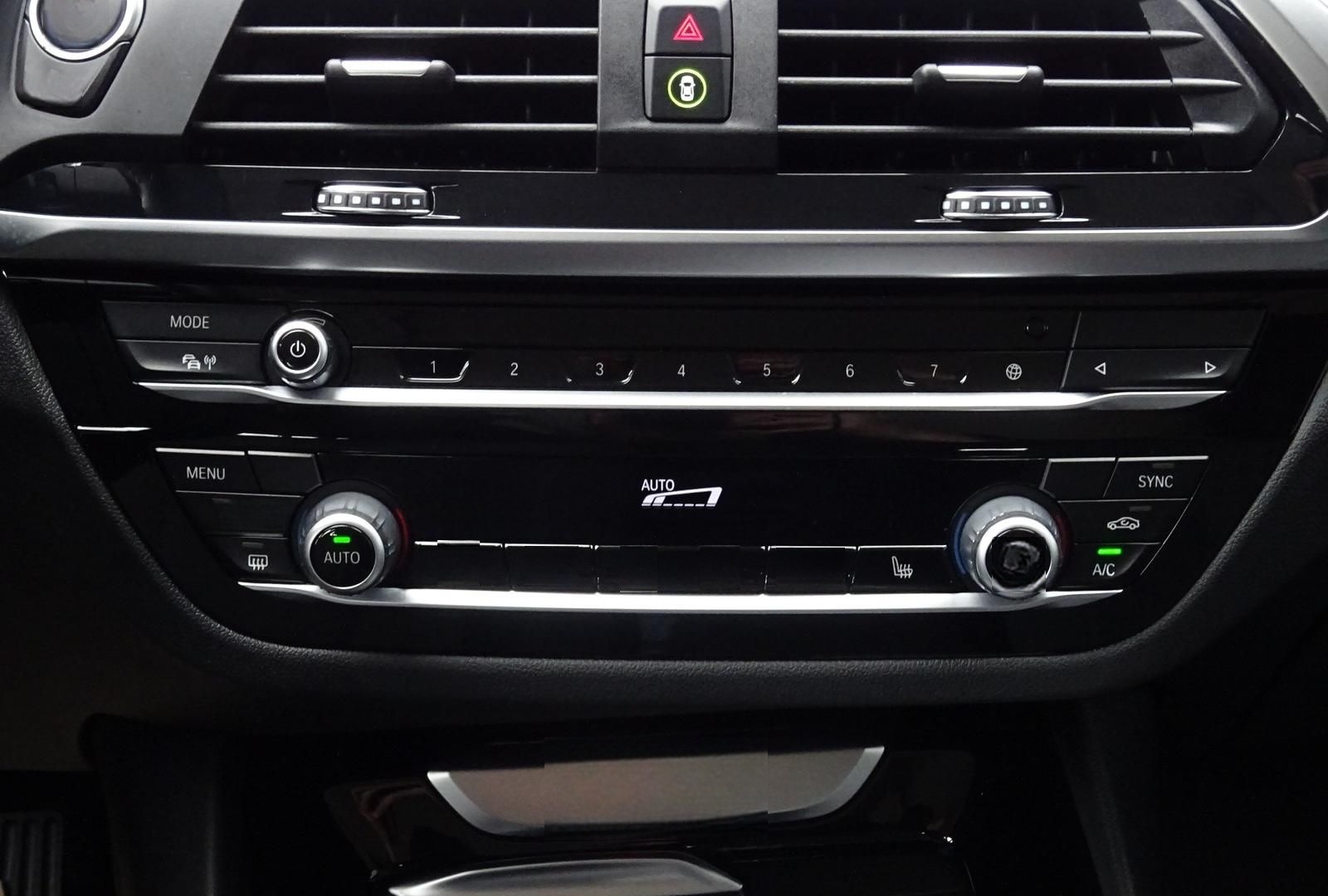 BMW X3 xDrive20d Advantage/18"/SHZ/LED/Pano/Navi/AHK foto 10