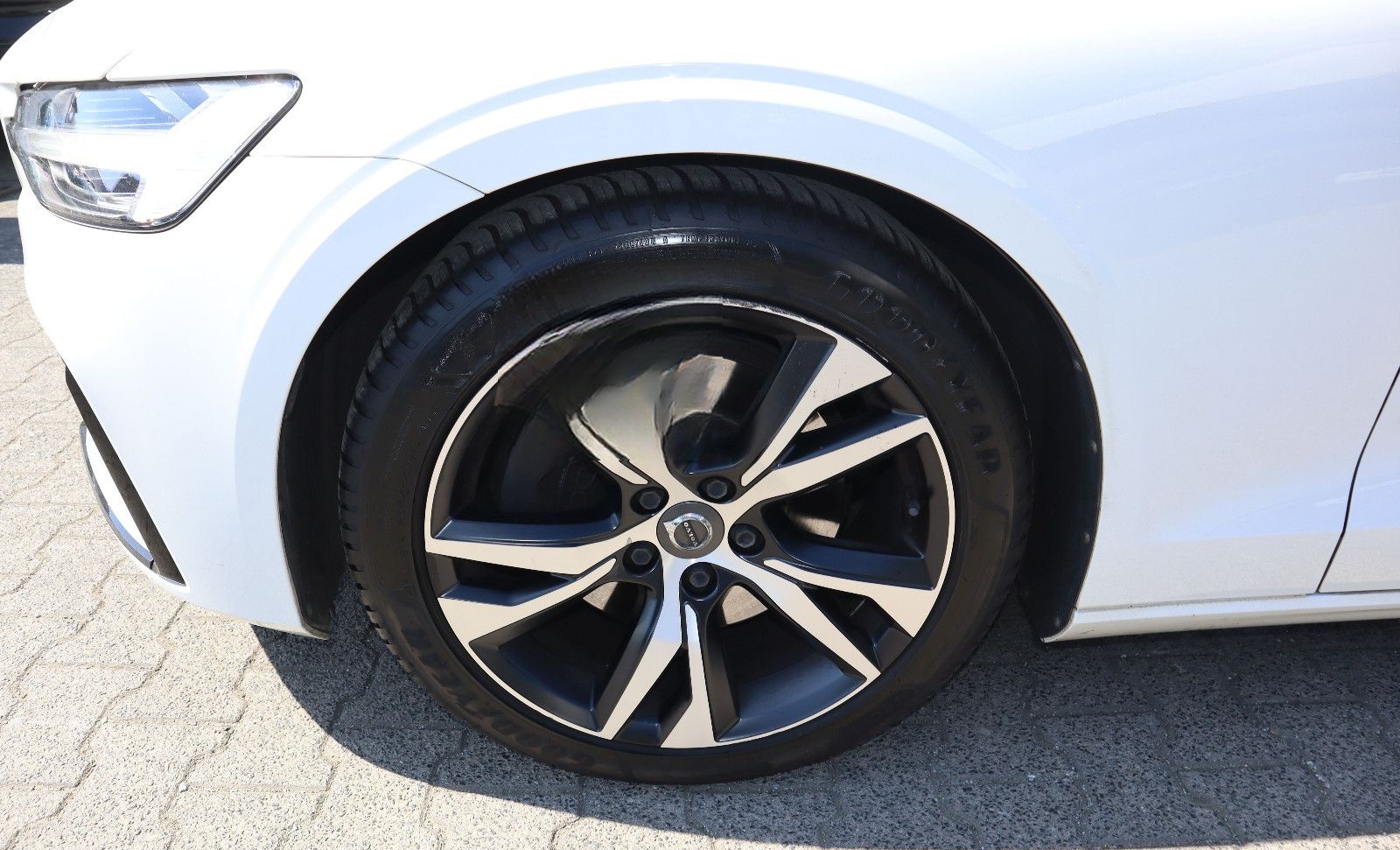 Volvo V60 Kombi R Design foto 20