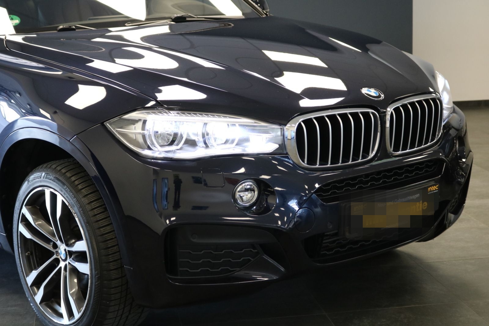 BMW X6 xDrive 40 d M SPORT /SOFTCOLSE/KAMERA/HEADUP foto 2