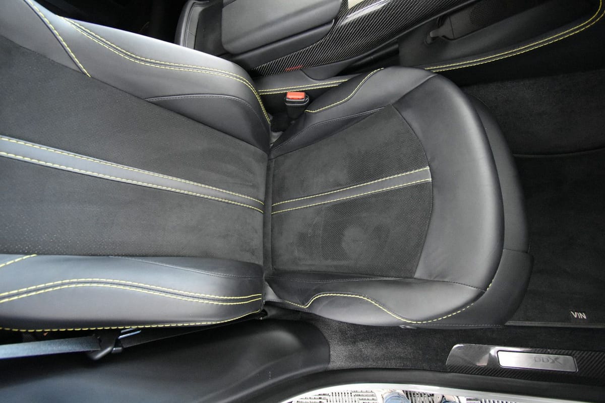Aston Martin DBX 4.0 V8 707 Carbon Paket 23 Zoll foto 15
