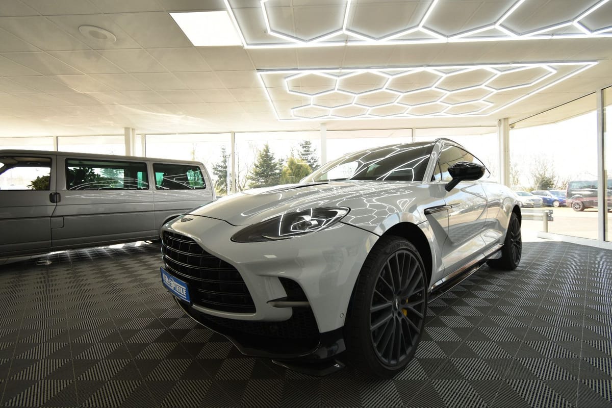 Aston Martin DBX 4.0 V8 707 Carbon Paket 23 Zoll foto 3